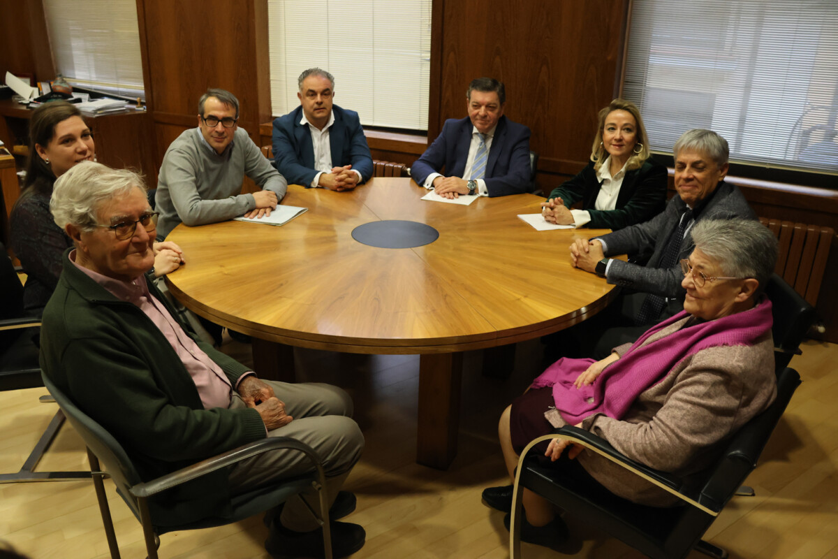 20251219+CONSEJERO+PRESIDENCIA+REUNIÓN+ONGs+ASTORGA-01