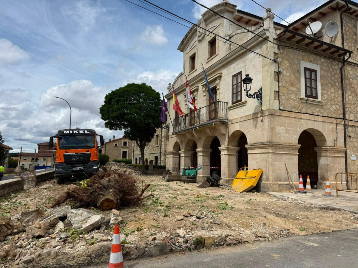 arrancan-las-obras-en-la-plaza-mayor-de-nofuentes-