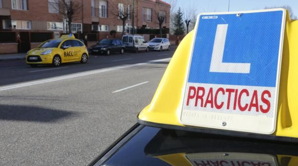 autoescuela-coche-kjvH--1248x698@abc