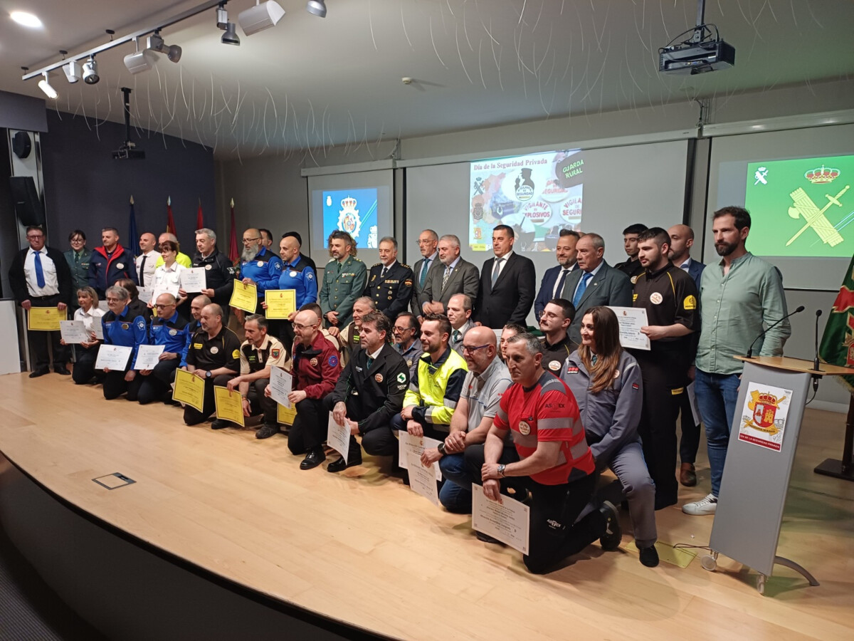 burgos-reconoce-la-labor-de-40-profesionales-en-el