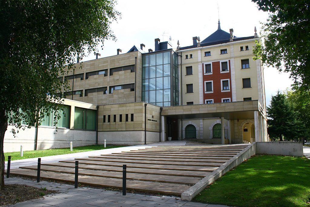 castilla-y-leon-abre-la-convocatoria-de-becas-para
