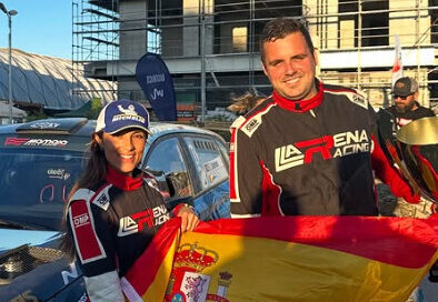el-piloto-espinosiego-efren-llarena-y-la-copiloto-