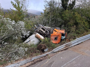 herido-el-conductor-de-un-camion-tras-sufrir-un-ac