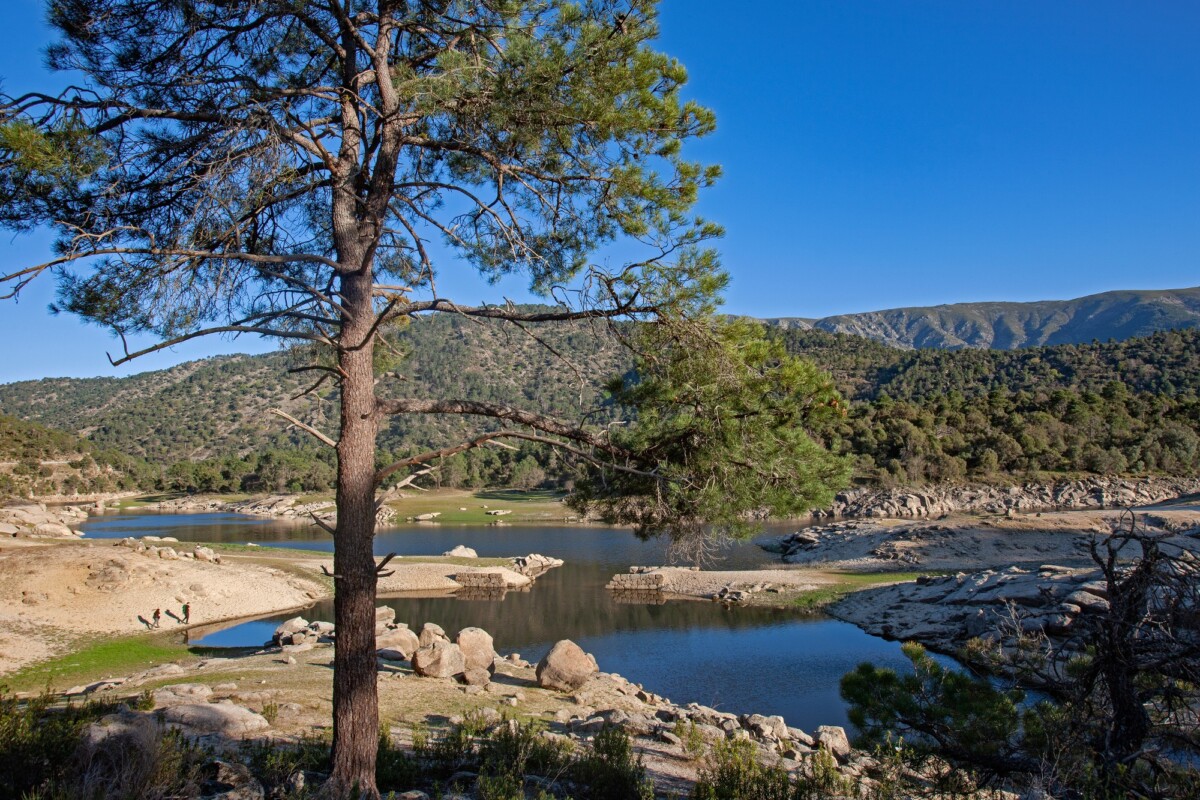 hq_Embalse de El Burguillo y el Charco del Cura01_Avila