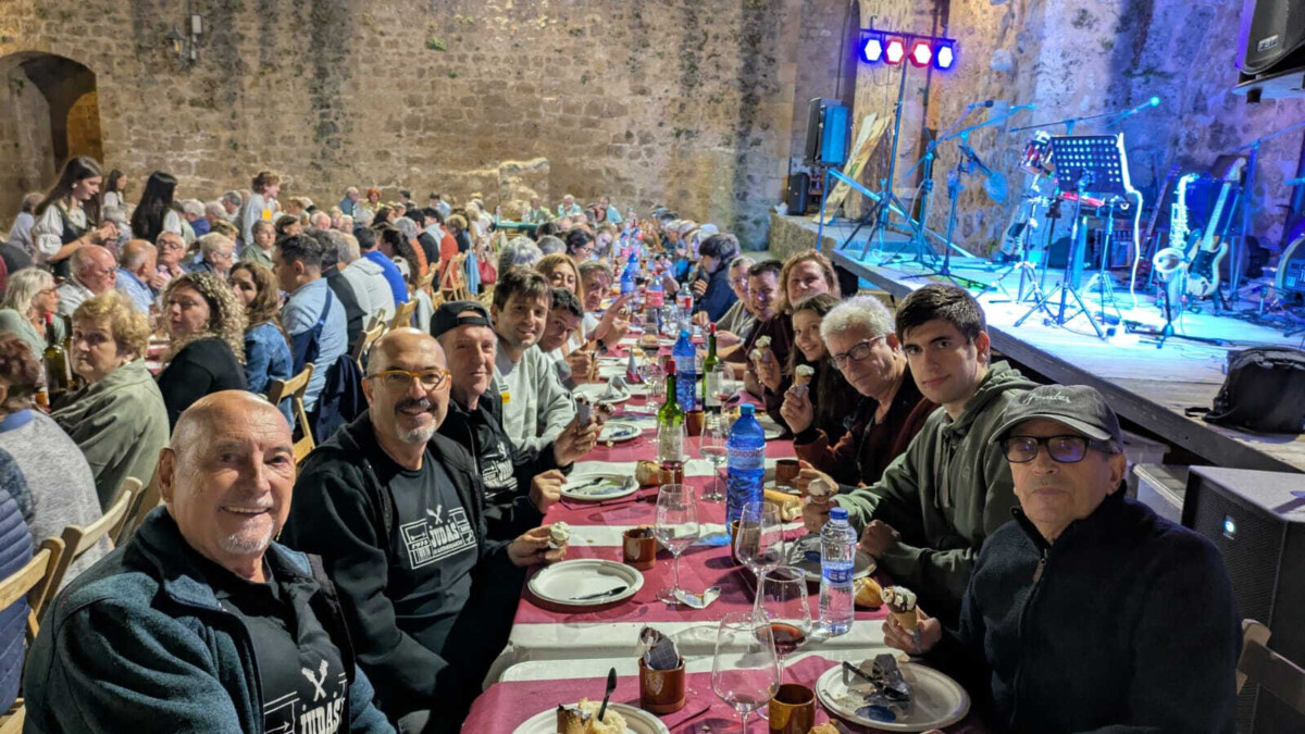la-cena-de-la-amistad-reune-a-mas-de-170-personas-