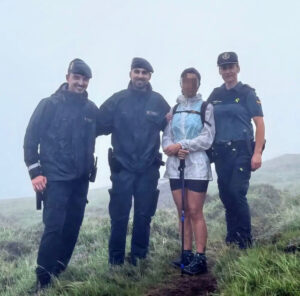 la-guardia-civil-auxilia-a-una-senderista-desorien