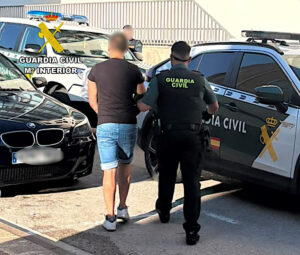 la-guardia-civil-detiene-a-dos-jovenes-por-un-robo
