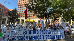 la-quinta-jornada-de-huelga-medica-deja-unas-1-600