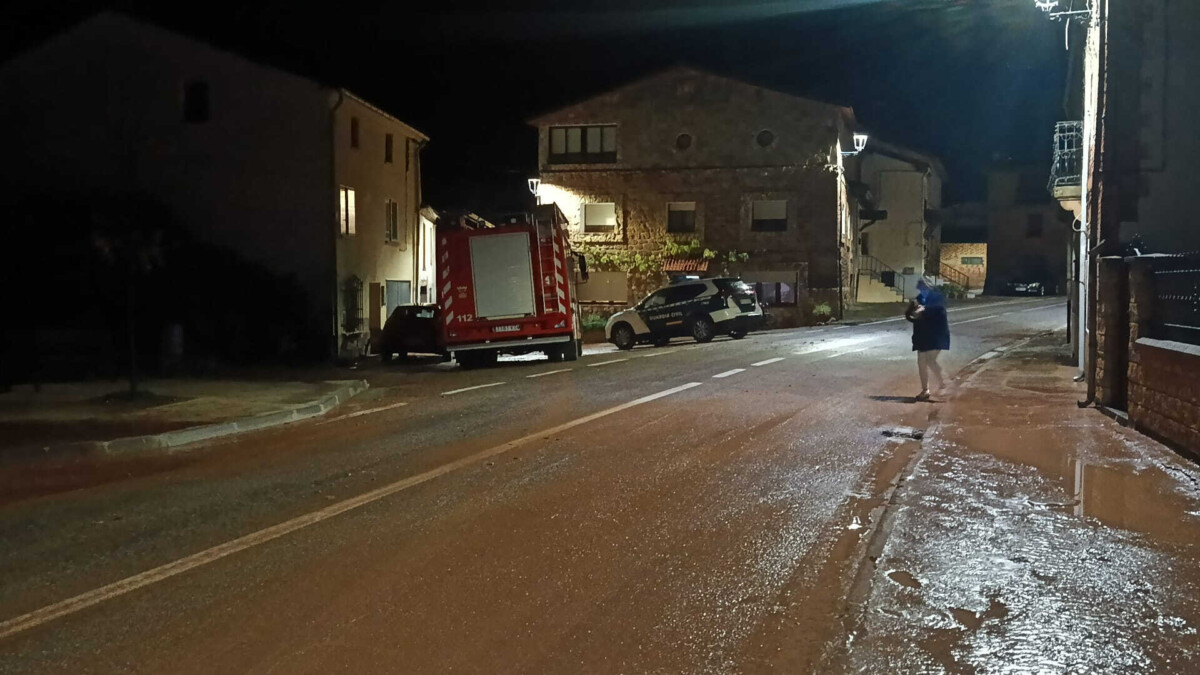 las-fuertes-lluvias-del-sabado-dejan-barro-en-las-
