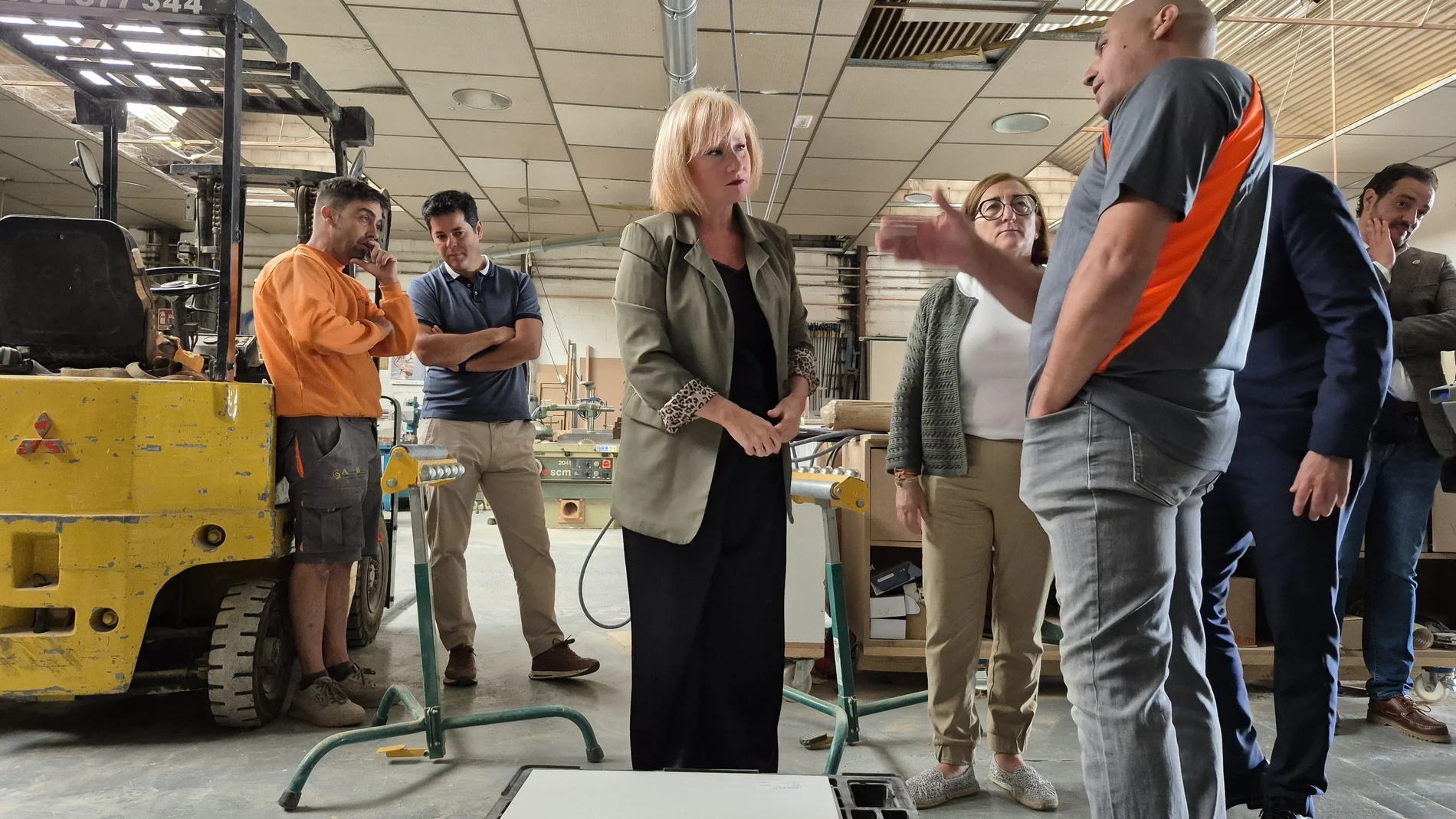 leticia-garcia-visita-centro-trabajo-avila_98