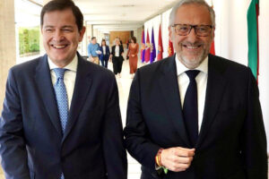 pp-y-vox-alcanzan-un-pacto-en-castilla-y-leon-que-