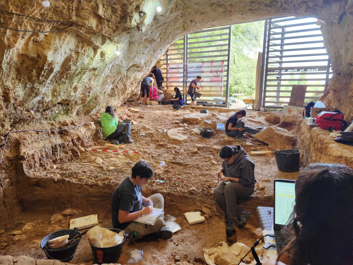 prado-vargas-descubre-un-gran-campamento-neanderta