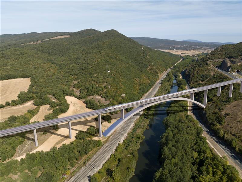 transportes-contrata-por-2416-millones-de-euros-un