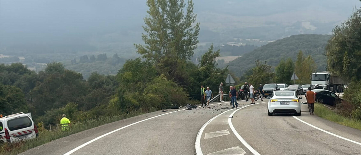 un-hombre-resulta-herido-en-una-colision-entre-dos