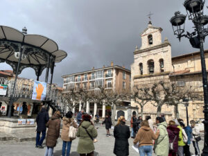 una-veintena-de-personas-se-concentraron-ayer-en-b